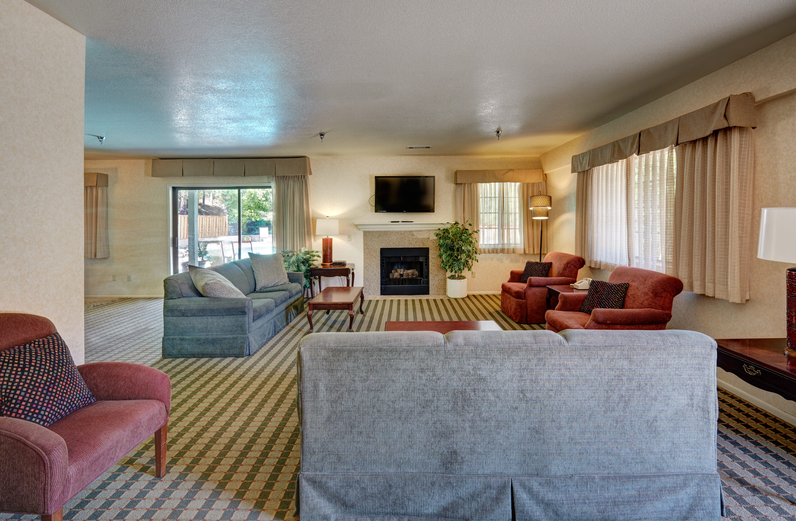 Cedar Lodge Events, Yosemite Hotels